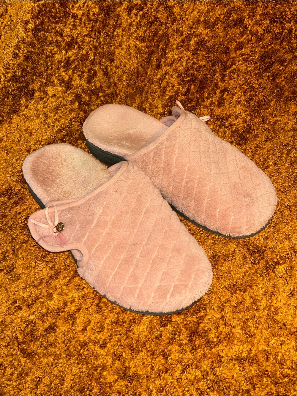 Vionic Blush Quilted Plush Slip-On Slippers